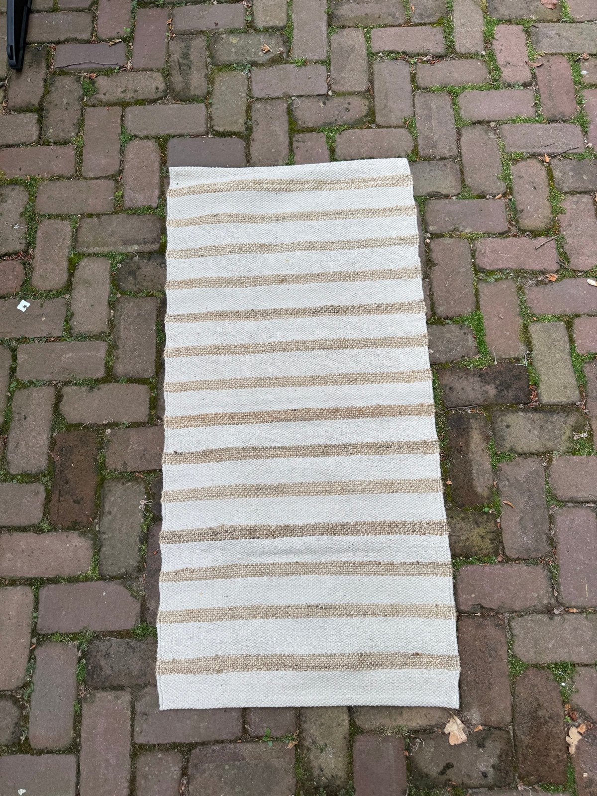 Wit met beige gestreepte vloerkleed/mat, Huis en Inrichting, Stoffering | Tapijten en Kleden, Ophalen, Minder dan 50 cm, 100 tot 150 cm