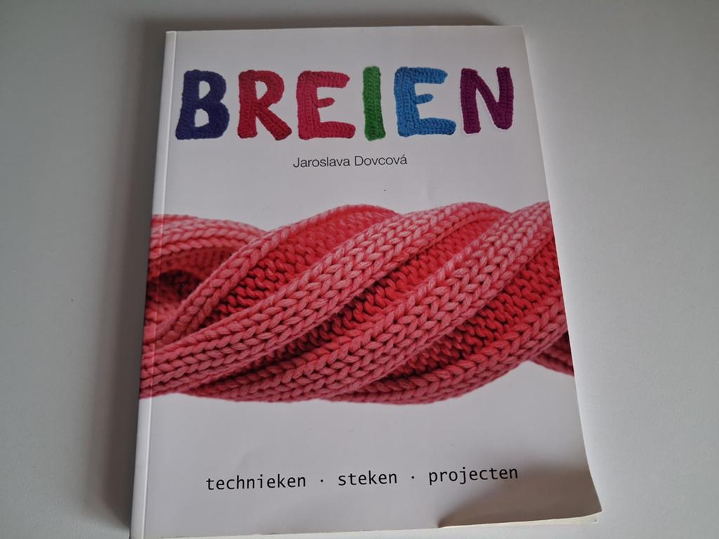 Jaroslava Dovcova: Breien. Technieken,  steken, projecten, Ophalen of Verzenden, Zo goed als nieuw, Breien, Patroon of Boek