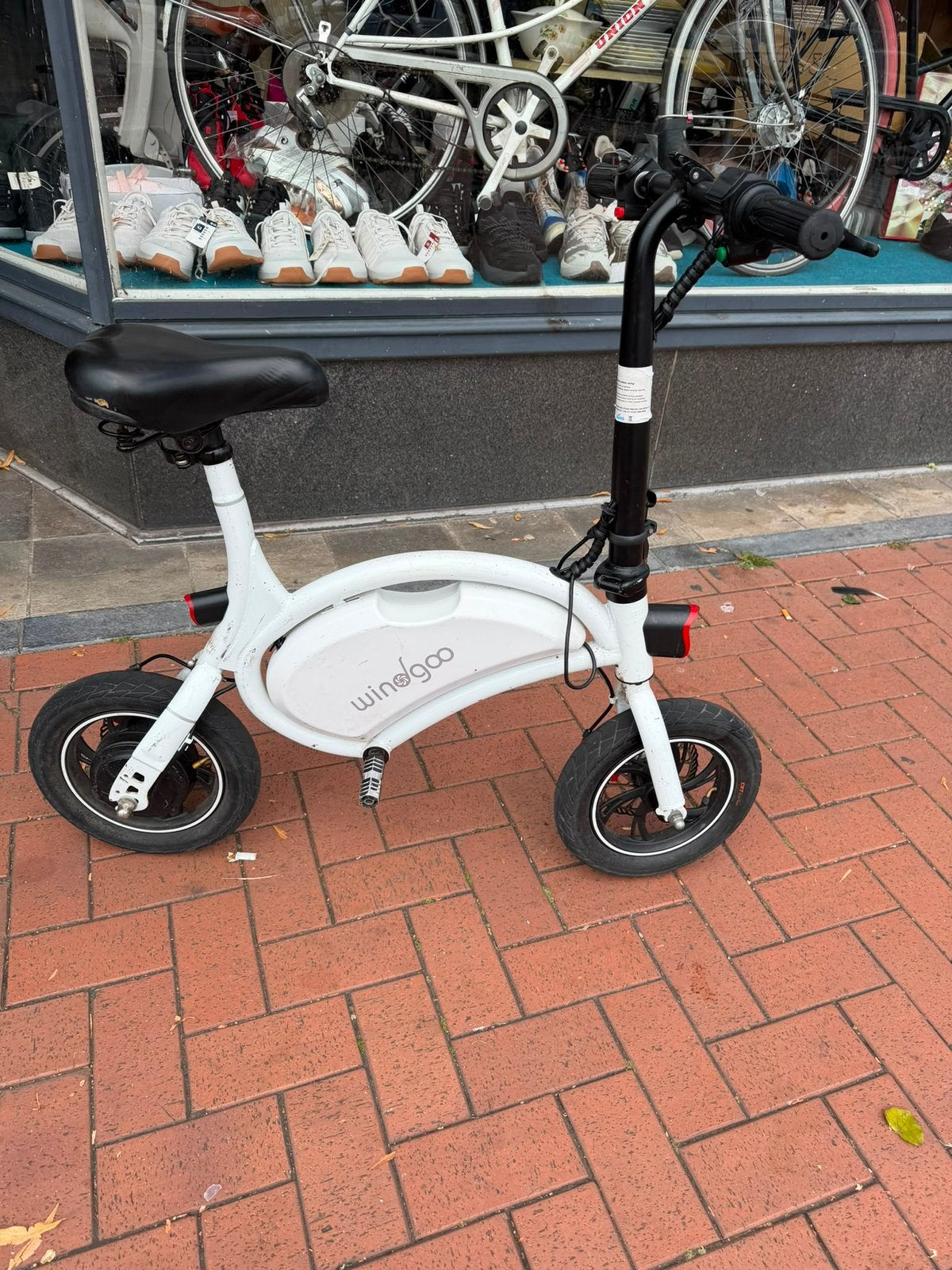 Elektronische Fiets Windgoo met oplader Rijdt Perfect €225, Fietsen en Brommers, Steps, Ophalen of Verzenden, Gebruikt, Elektrische step (E-scooter)