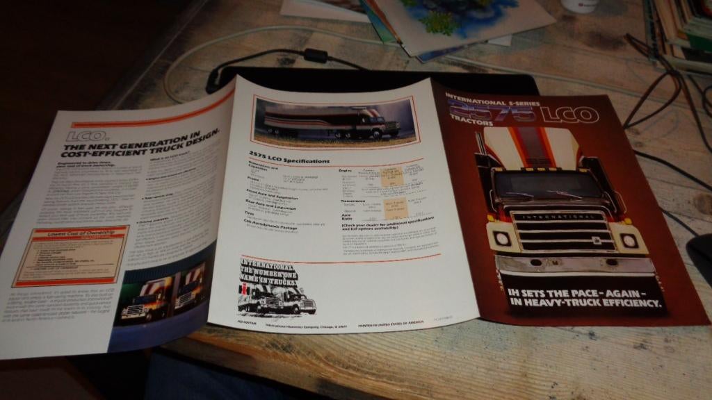 USA Folder  INTERNATIONAL  S - SERIES  2575 LCO  TRACTORS, Verzenden, Nieuw, Overige merken