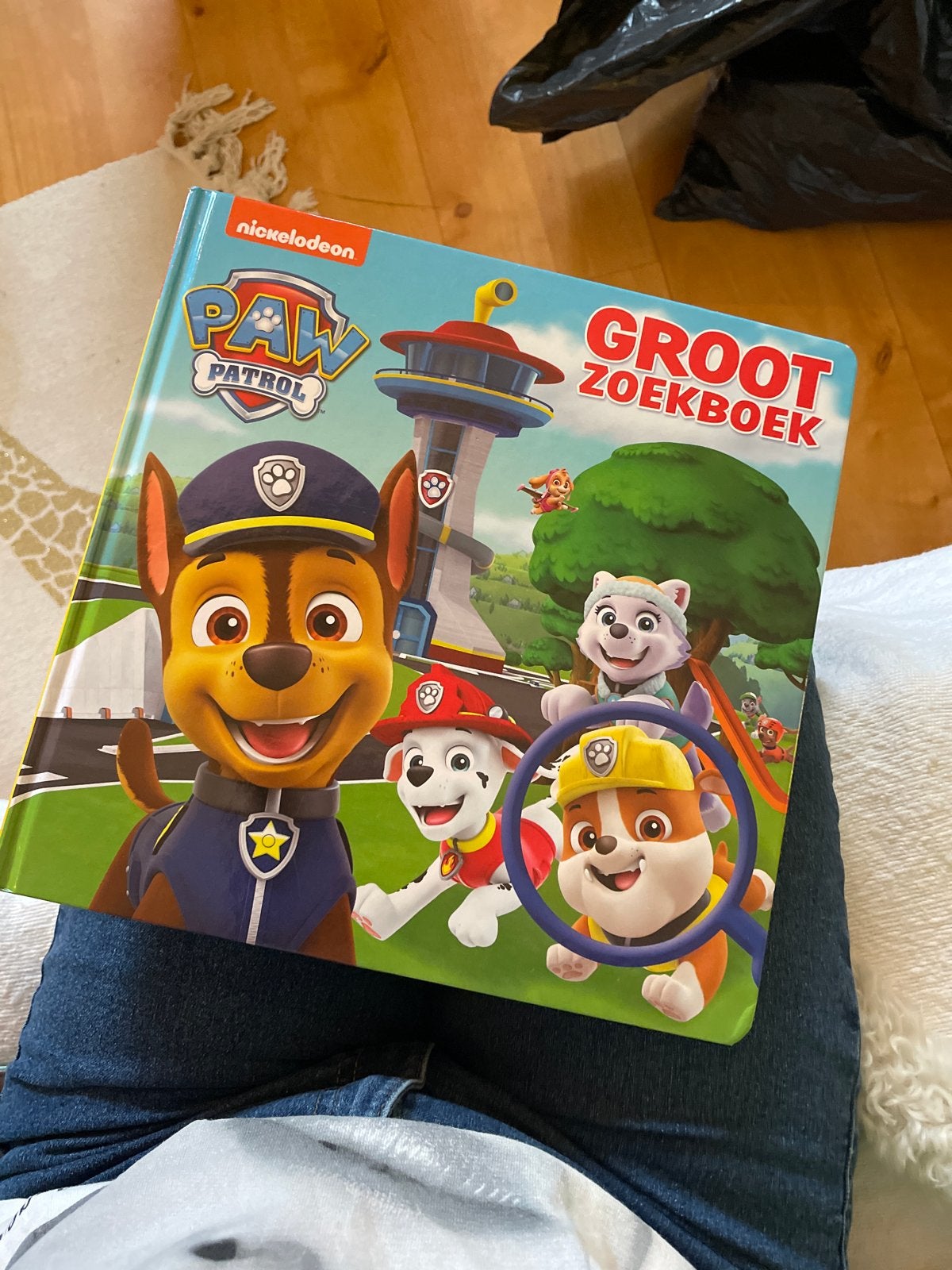 Paw Patrol Groot Zoekboek - Zo goed als nieuw OPRUIMING, Ophalen of Verzenden, Zo goed als nieuw, Uitklap-, Voel- of Ontdekboek