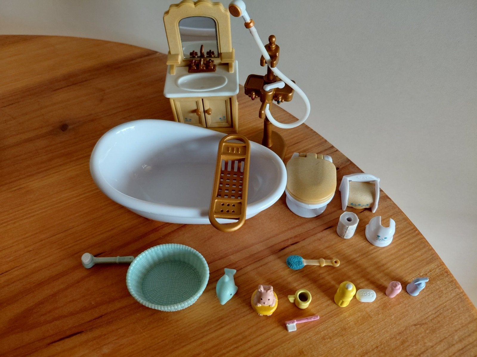 Sylvanian Families bad/douche/badkamer/toilet, Ophalen of Verzenden, Zo goed als nieuw, Poppenhuis