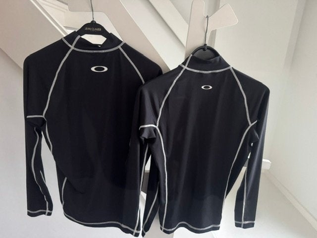 1 Oakley water/surfshirt unisex lange mouw L, Ophalen of Verzenden, Zwart, Oakley