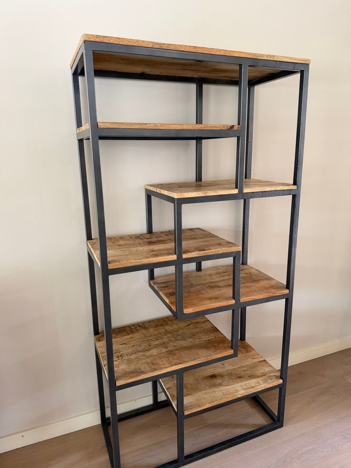 Industriële Mango Houten Kast, Huis en Inrichting, Ophalen, Met plank(en), Gebruikt, 50 tot 100 cm