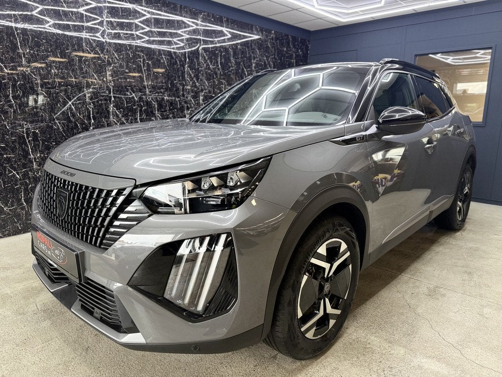 Peugeot 2008 1.2 Hybrid 145 GT (bj 2025, automaat), 1272 kg, Zwart, 1199 cc, Leder en Stof