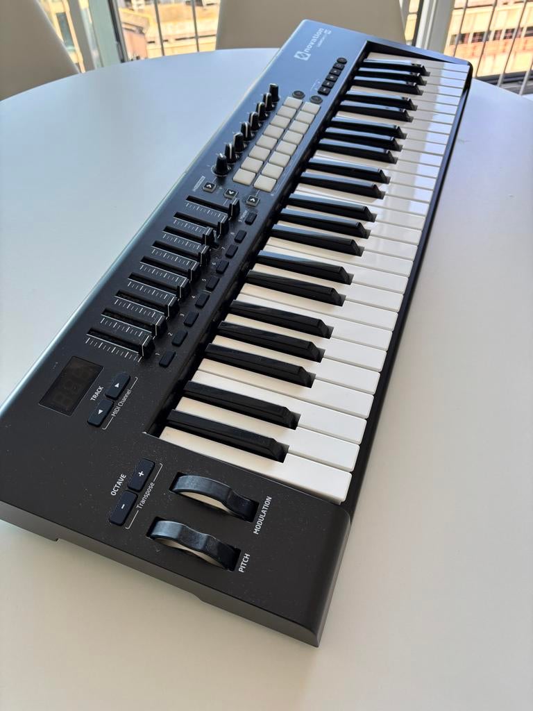 Novation Launchkey 49 MIDI keyboard, Gebruikt, Ophalen of Verzenden, Aanslaggevoelig, 49 toetsen