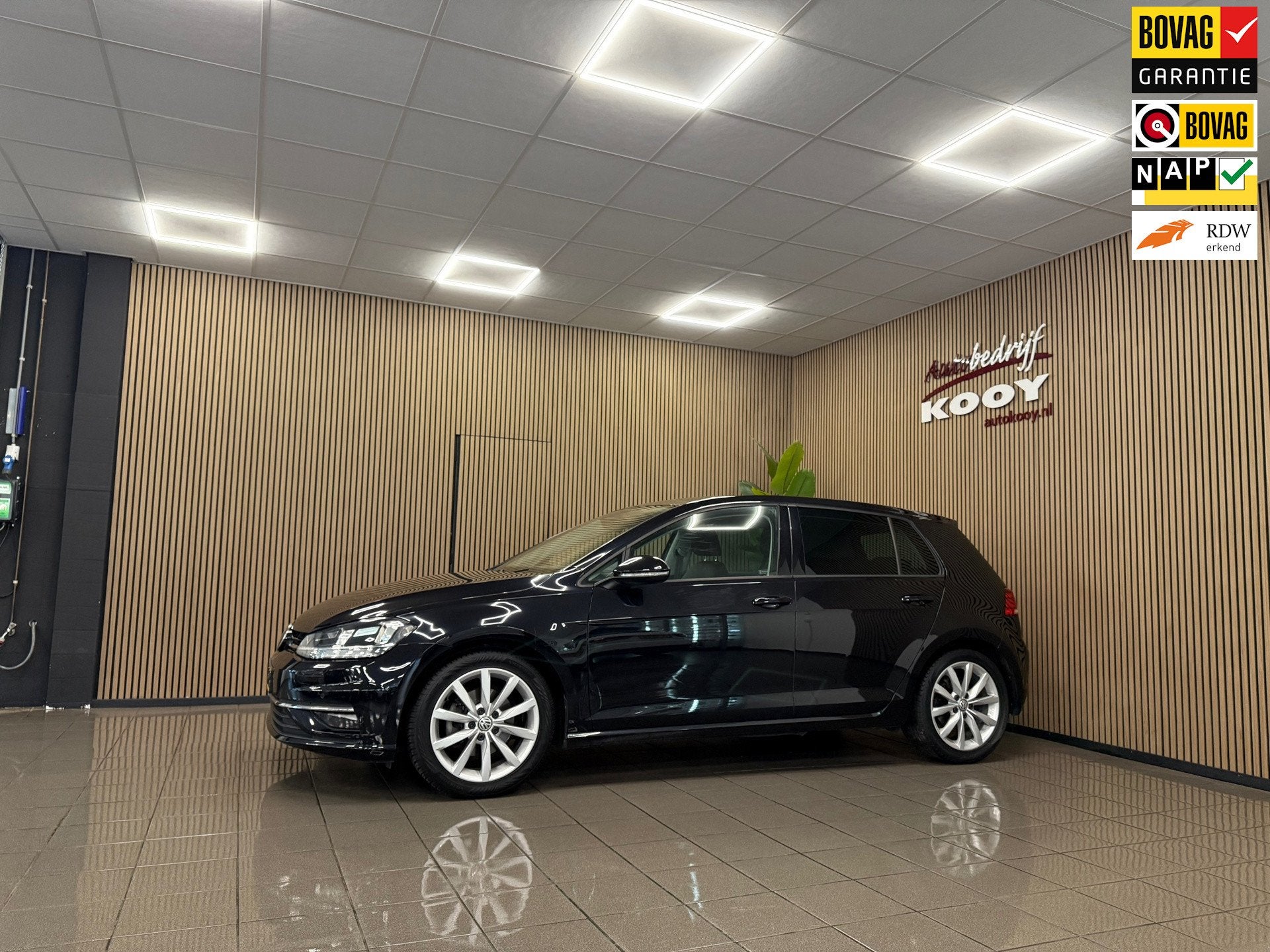 Volkswagen Golf 1.6 TDI Comfortline Business * Automaat / Na, Gebruikt, Euro 6, 4 cilinders, Zwart