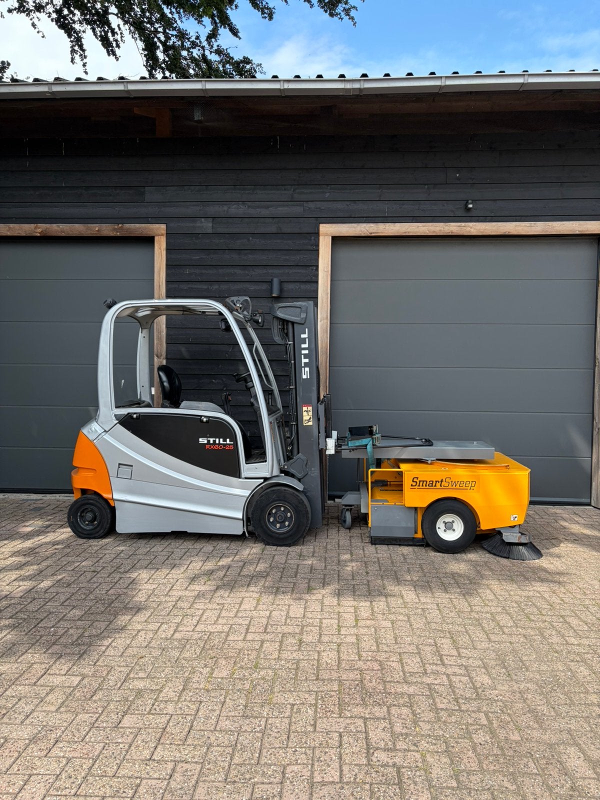 SmartSweep | Veegmachine heftruck/shovel aanbouw, Tuin en Terras, Veegmachines, Ophalen of Verzenden, Gebruikt, SmartSweep