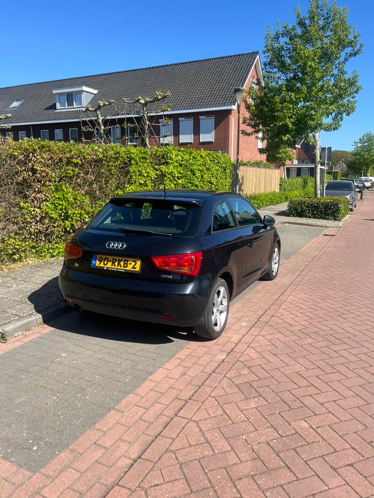 Audi A1, zwart, Bluetooth, Zwart, Particulier, Te koop