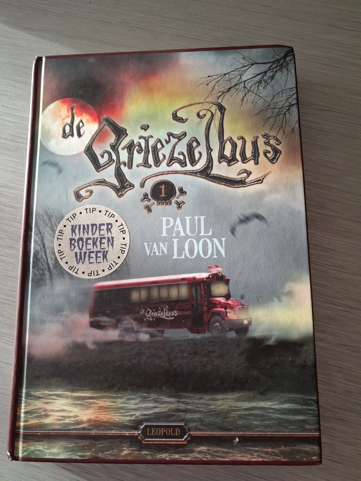 De Griezelbus 1 - Paul van Loon, Boeken, Ophalen of Verzenden, Gelezen, Paul van Loon, Fictie algemeen