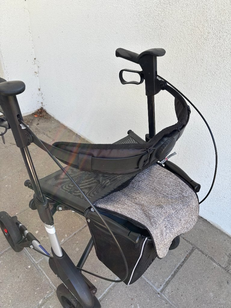 Nr 23 ... Rollator Topro Troja 2G S met tas, Ophalen, Gebruikt, ., Opvouwbaar