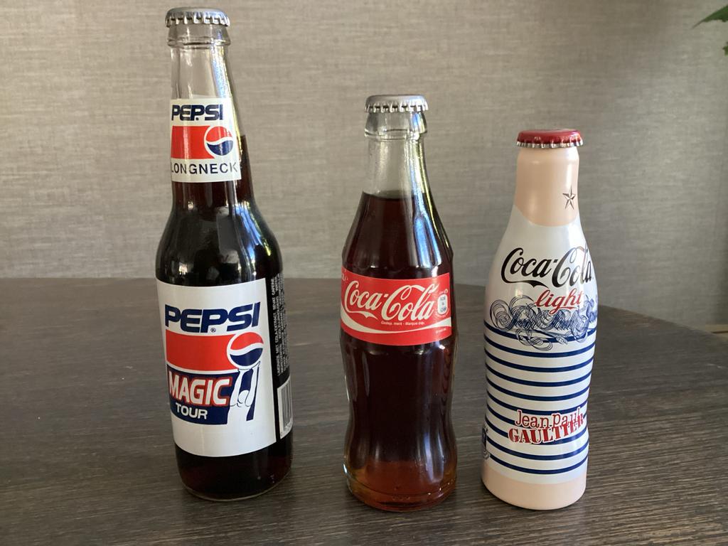 Vintage frisdrankflessen: Pepsi, Coca-Cola, Jean Paul Gaulti, Verzamelen, Ophalen, Gebruikt, Gebruiksvoorwerp