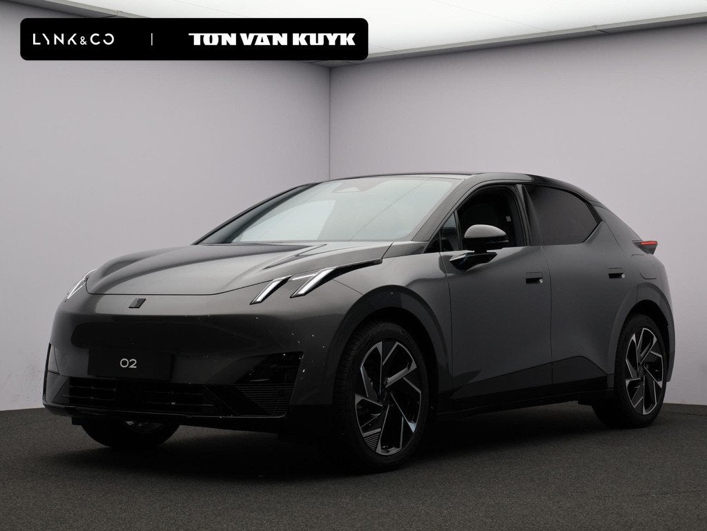 Lynk & Co 02 More 66 kWh Pano | Stuurverwarming | 360 camera, Auto's, Lynk & Co, Automaat, Achterwielaandrijving, Automatische klimaatregeling