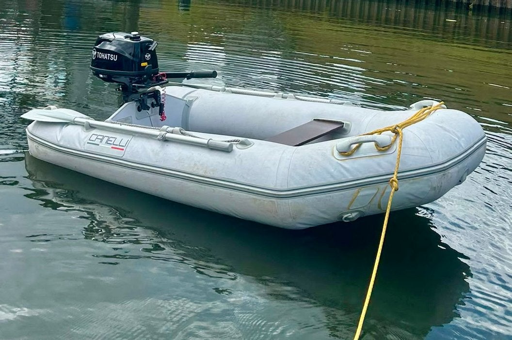 Rubber bootje met 4pk Tohatsu motor. Incl. Veel accesoires, Watersport en Boten, Rubberboten, Ophalen, Zo goed als nieuw, Afdekzeil
