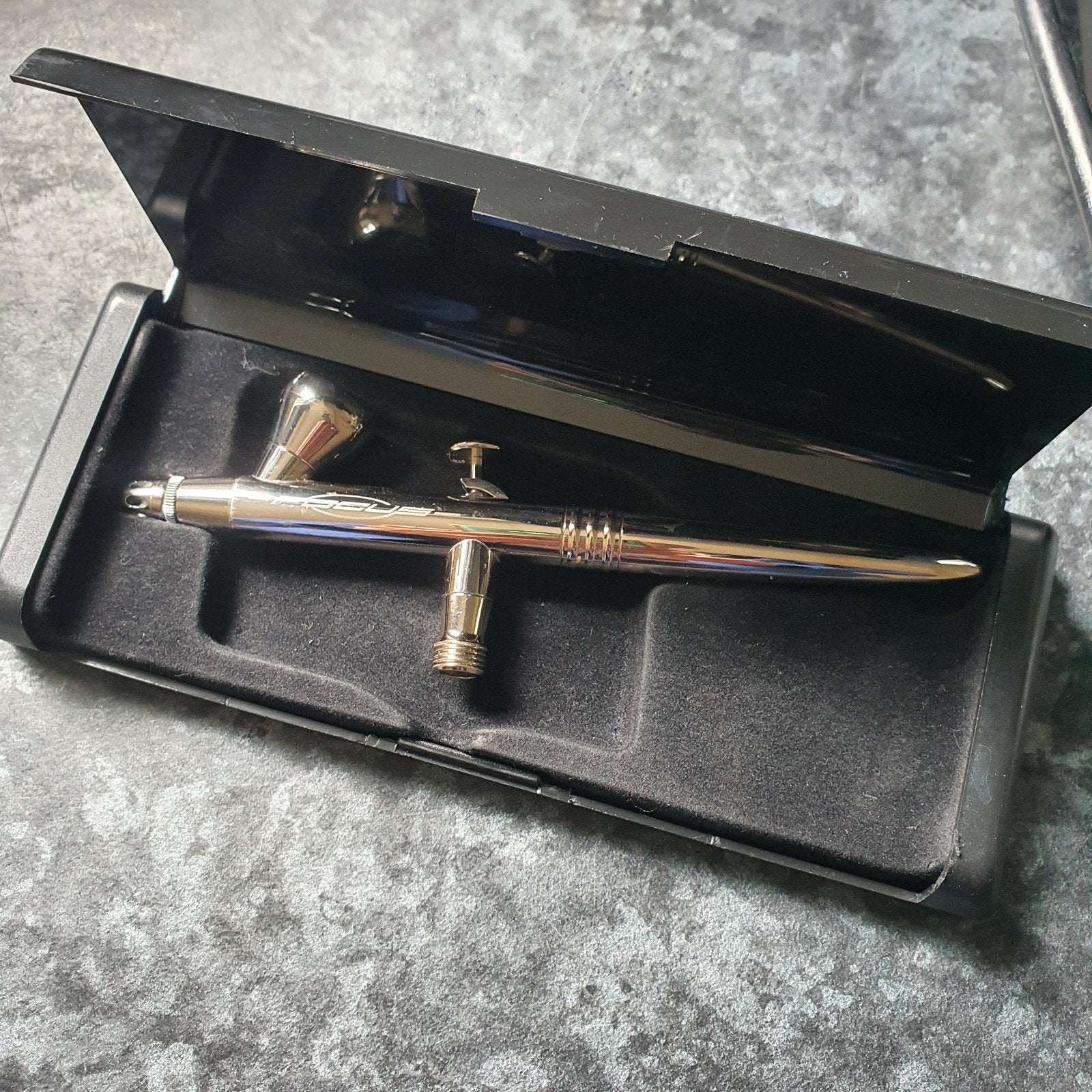 Airbrush plus gratis compressor Harder&Steenbeck, Ophalen of Verzenden