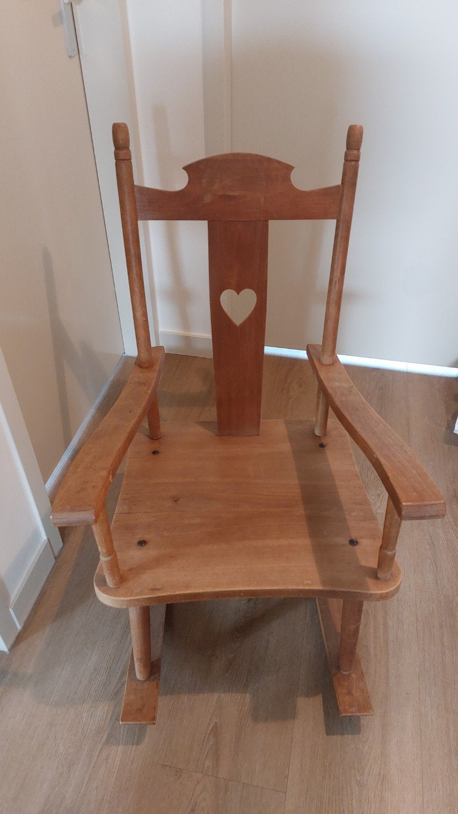 Houten schommelstoel met hartuitsparing, Ophalen of Verzenden