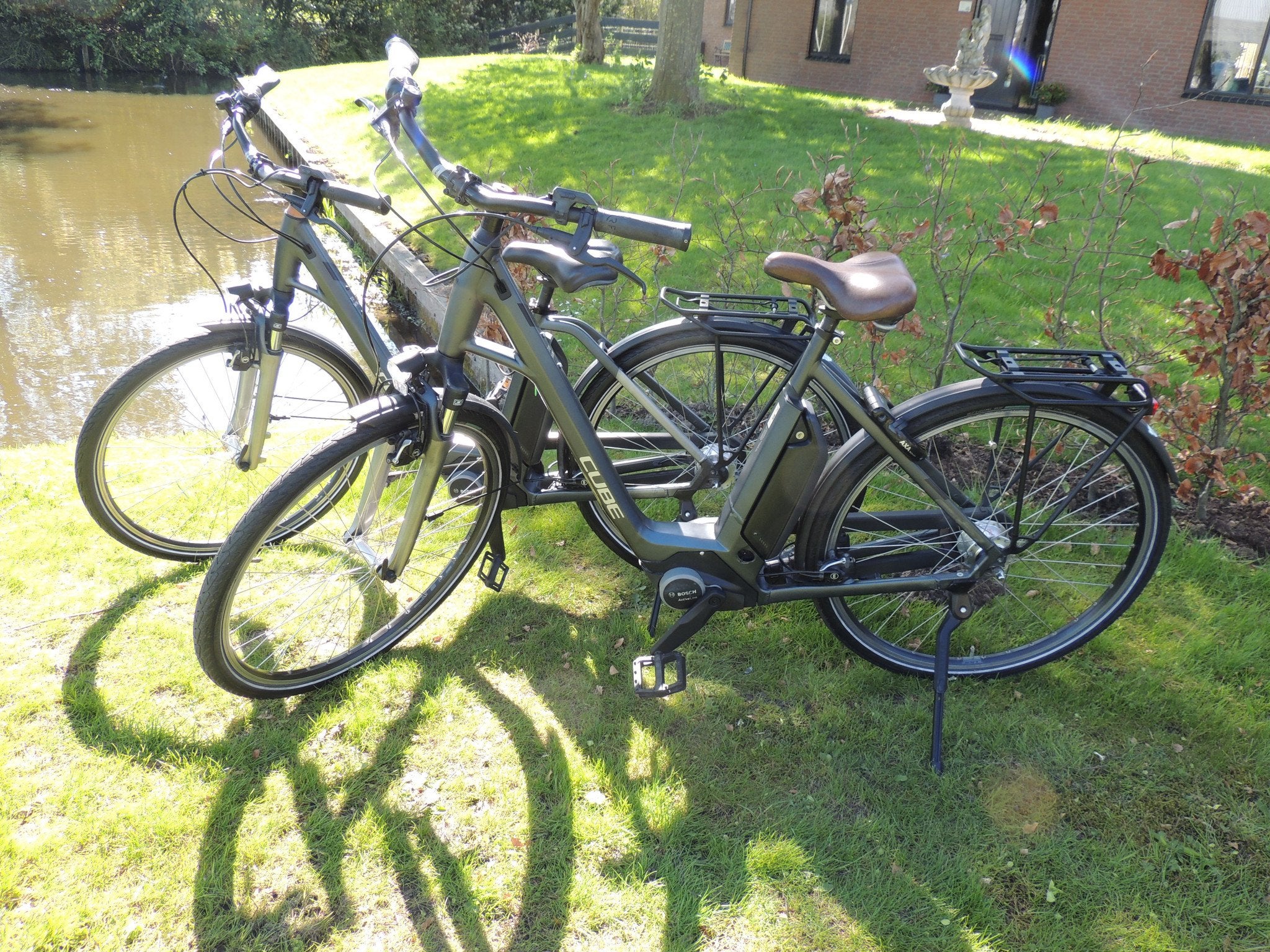 CUBE Touring ( Set ) Framem 50 en 58 cm 400 WH accu, Cube, Zo goed als nieuw, Ludwig-Hunter-Str 5
1688jg  Walsdorf, DE, Cube