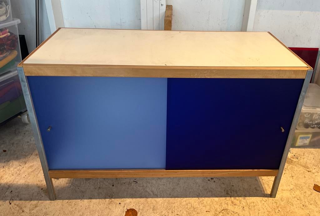 Kewlox lage kast met plexi schuifdeurtjes, Ophalen, Zo goed als nieuw