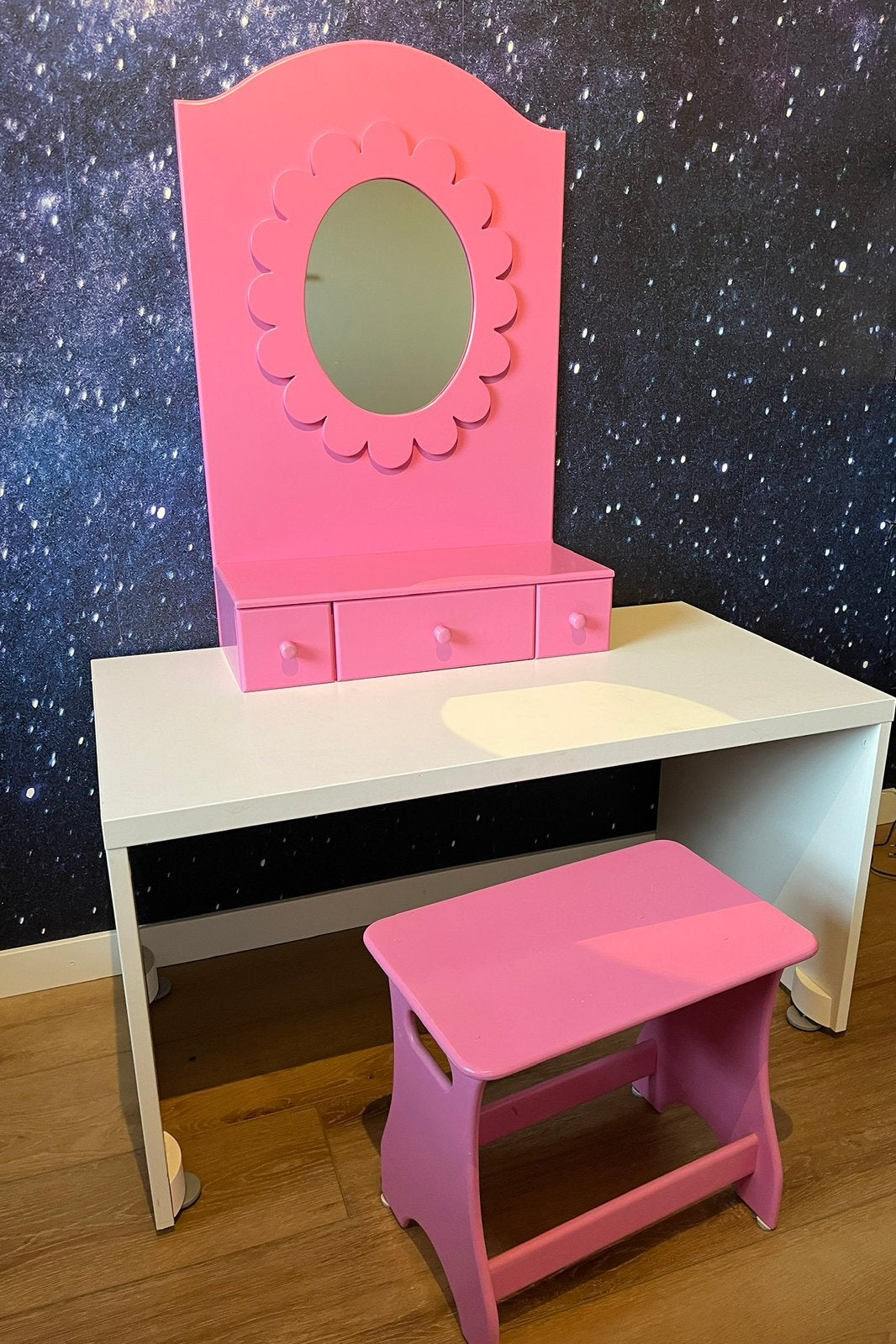 Roze handgemaakt kaptafeltje met krukje, Kinderen en Baby's, Ophalen, Gebruikt, Spiegel