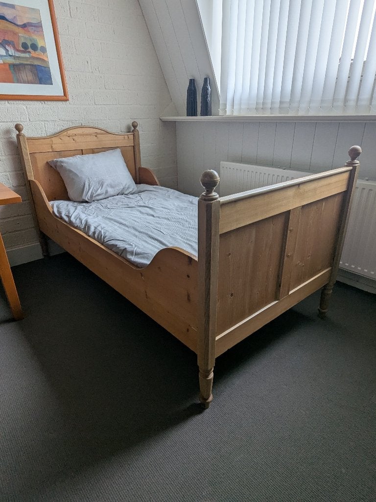 Houten eenpersoonsbed 90x200 cm, Ophalen, Gebruikt, 90 cm, Eenpersoons