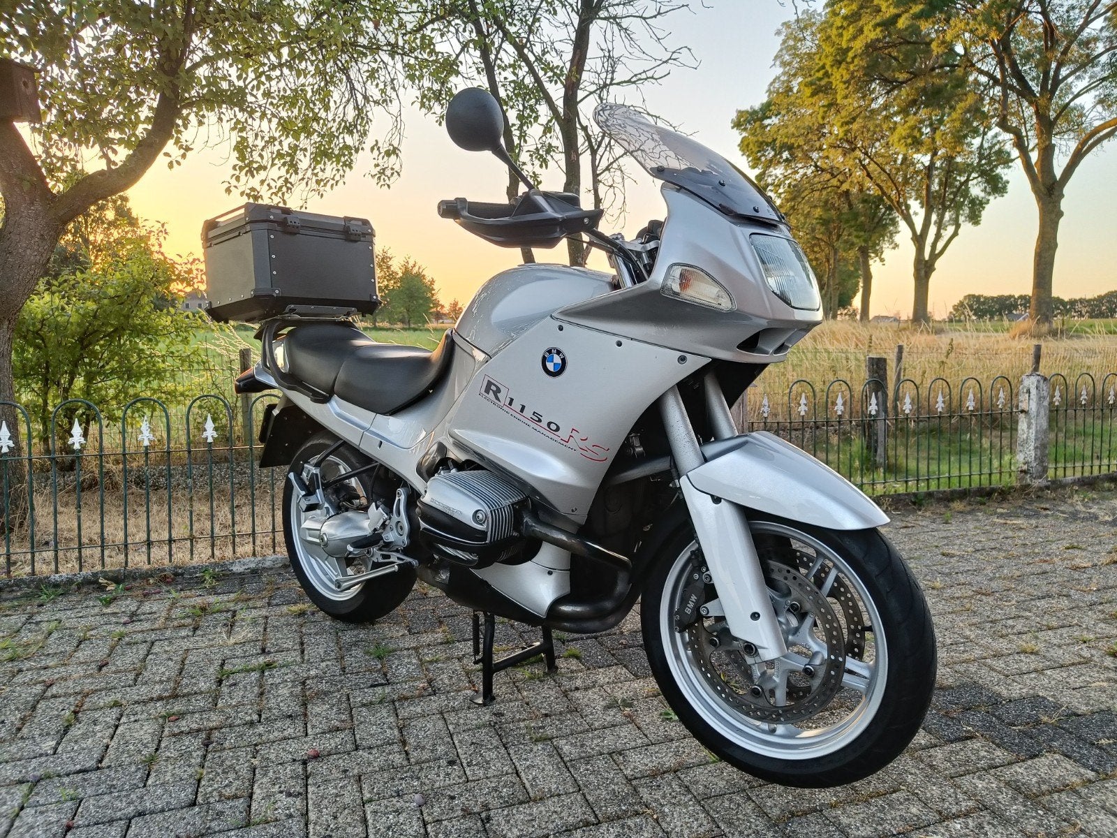 Nette BMW R1150RS - 53.000km - topkoffer - handvatverwarming, Motoren, Motoren | BMW, 2 cilinders, Cardan-aandrijving, Motorrijbewijs A