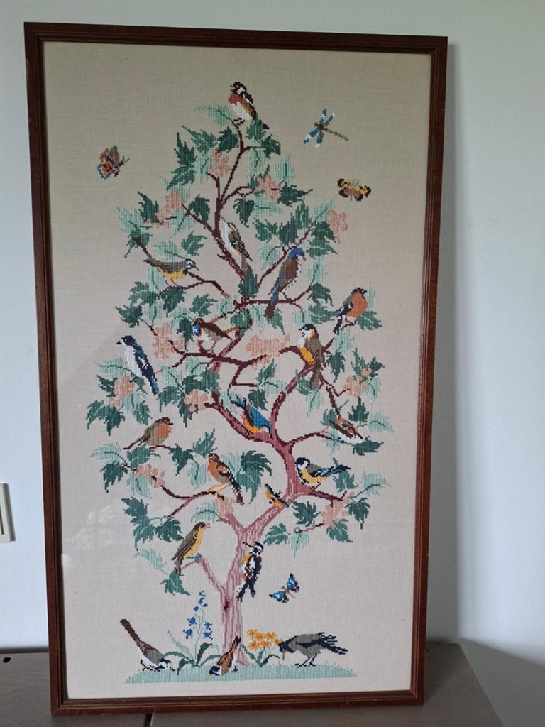 Borduurwerk vogels in boom, Ophalen of Verzenden, Minder dan 50 cm, Schilderij