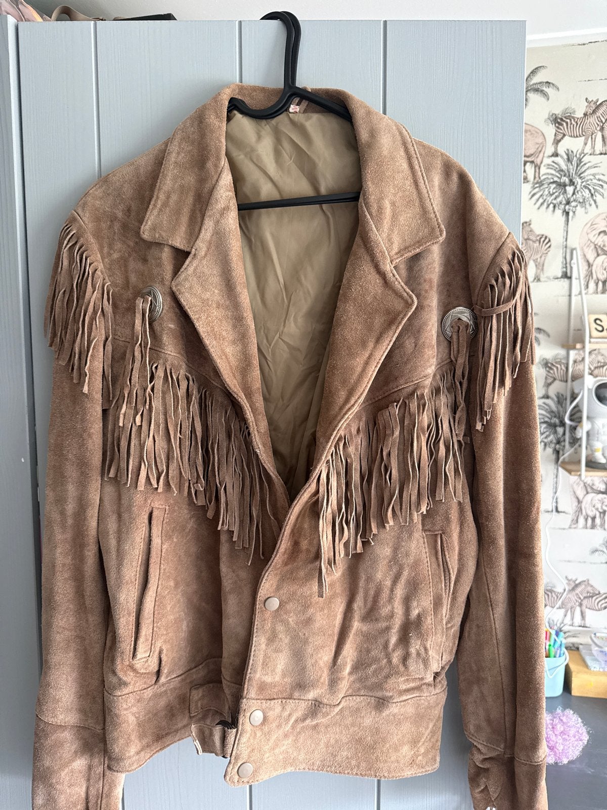 Vintage Suède Cowboy Jas Maat L met Franjes, Kleding | Dames, Jassen | Zomer, Ophalen of Verzenden, Gedragen, Maat 42/44 (L), Bruin