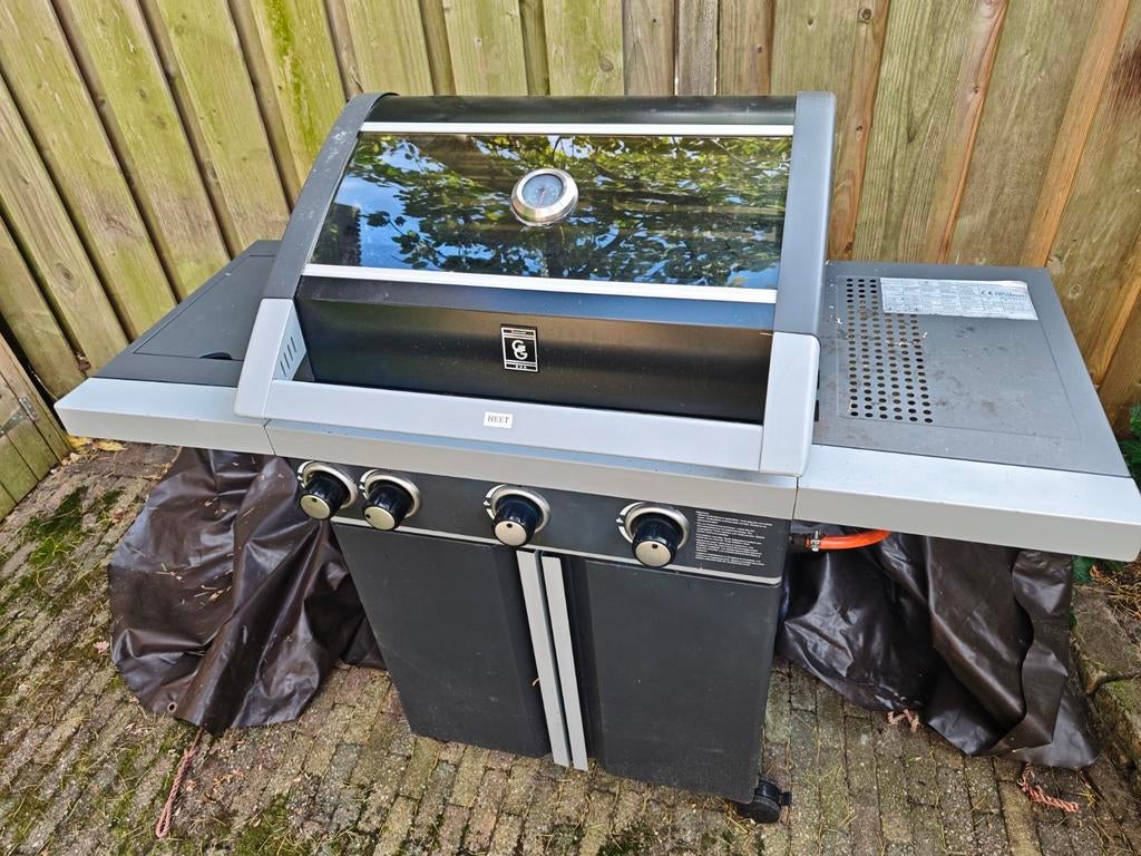 Barbecue inclusief gastank, Ophalen, Gebruikt
