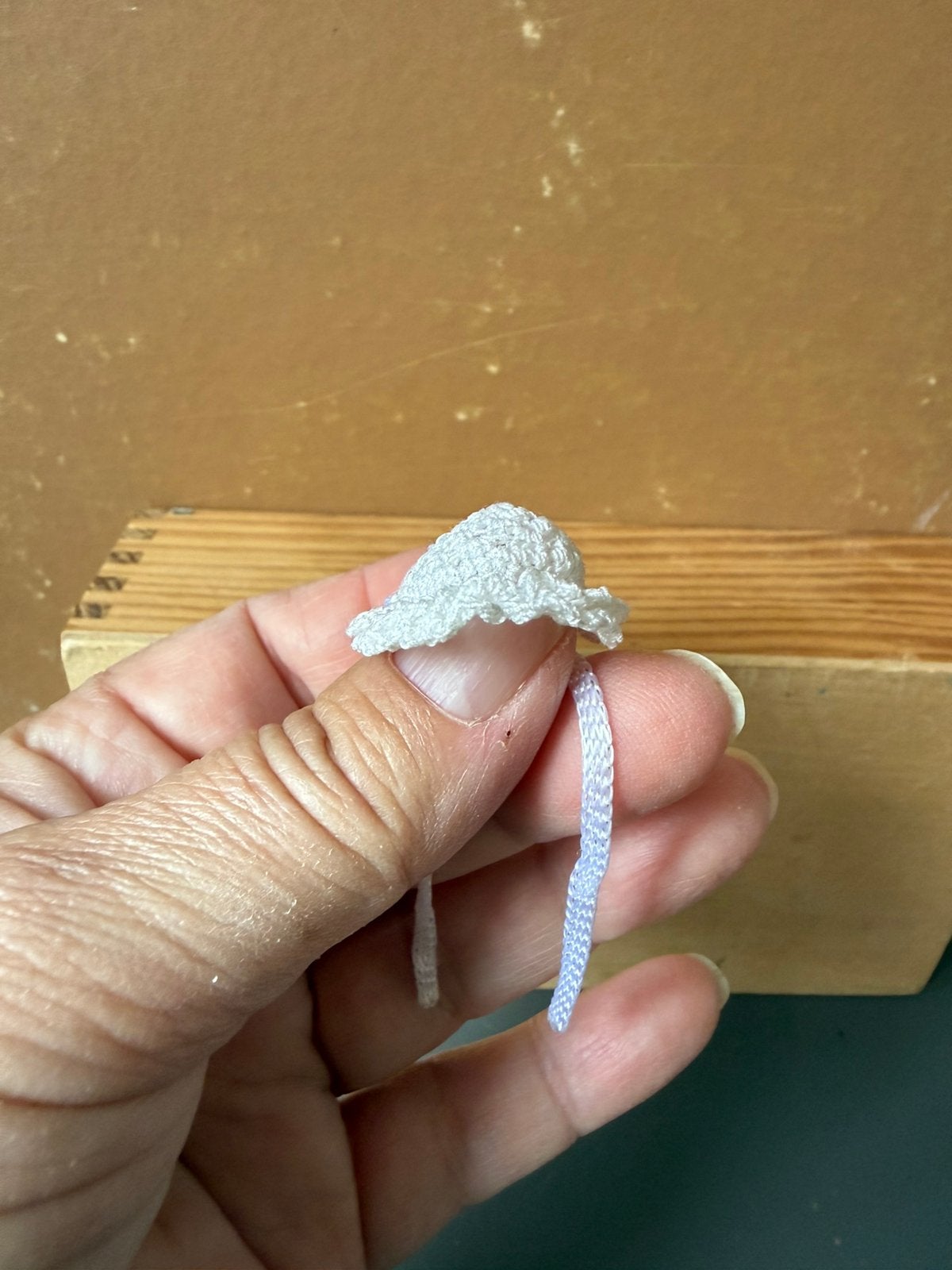 Baby mutsje - handwerk, Ophalen of Verzenden, Zo goed als nieuw, Poppenhuis