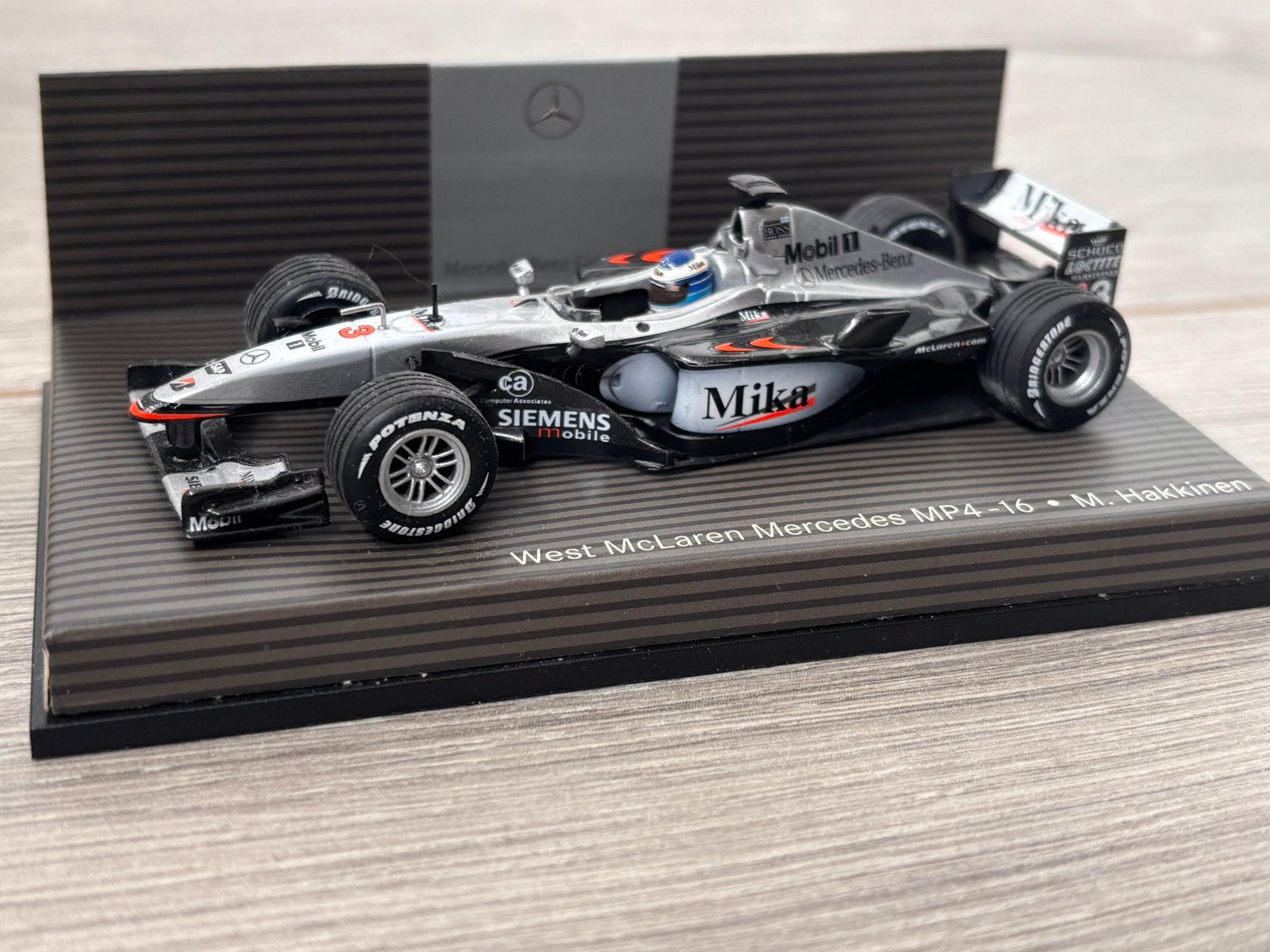 F1 Minichamps Mika Hakkinen Mclaren Mercedes 1:43, Ophalen of Verzenden, Zo goed als nieuw, Auto, MiniChamps
