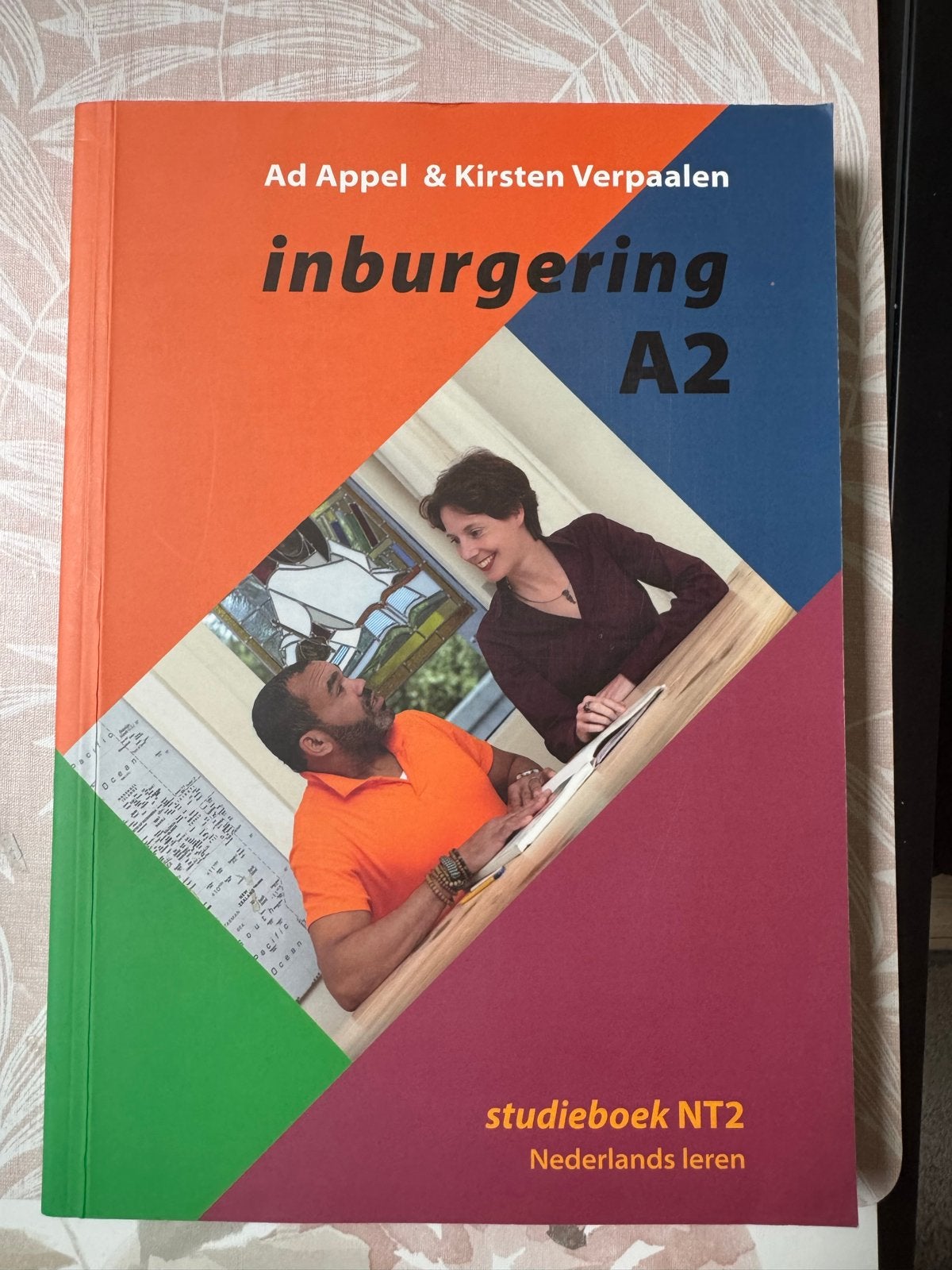 Inburgering A2 studieboek NT2 Nederlands leren, Boeken, Ophalen of Verzenden, Gamma, Zo goed als nieuw, Overige niveaus