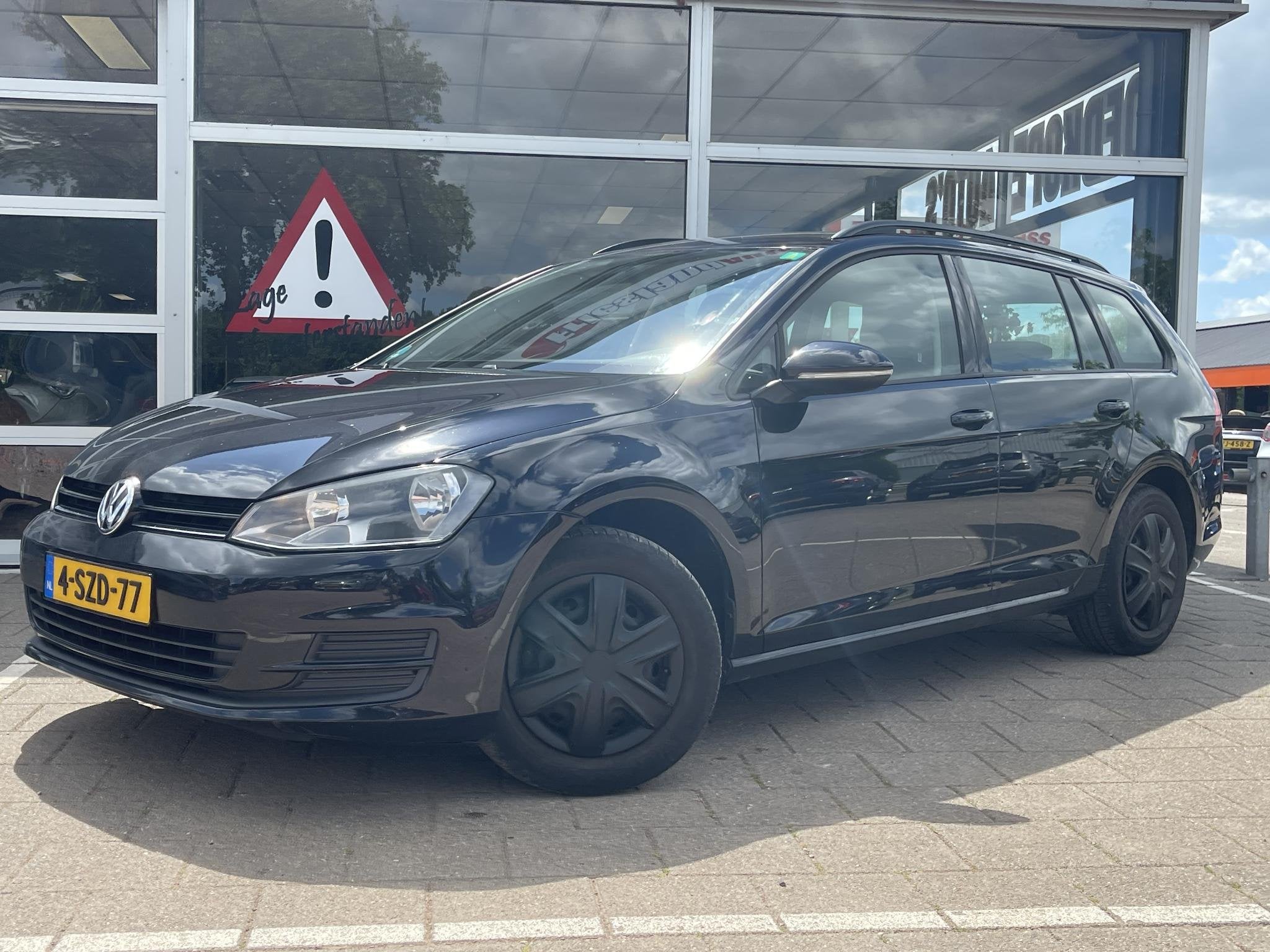 Volkswagen Golf Variant 1.2 TSI Trendline /Cruise/Airco/Trek, Voorwielaandrijving, Gebruikt, Met garantie (alle), Zwart