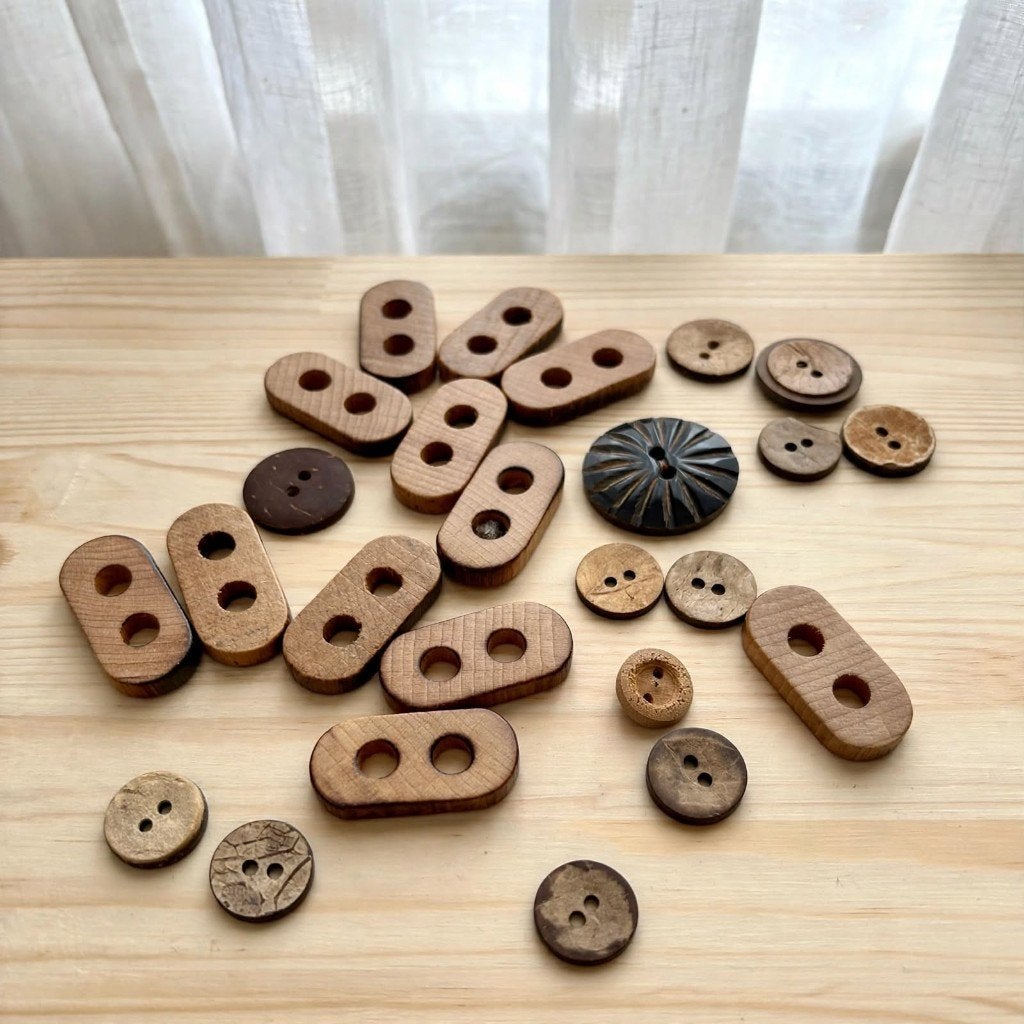 Vintage partij houten & kokos knopen jaren 60, Ophalen of Verzenden, Zo goed als nieuw, Knoop of Knopen
