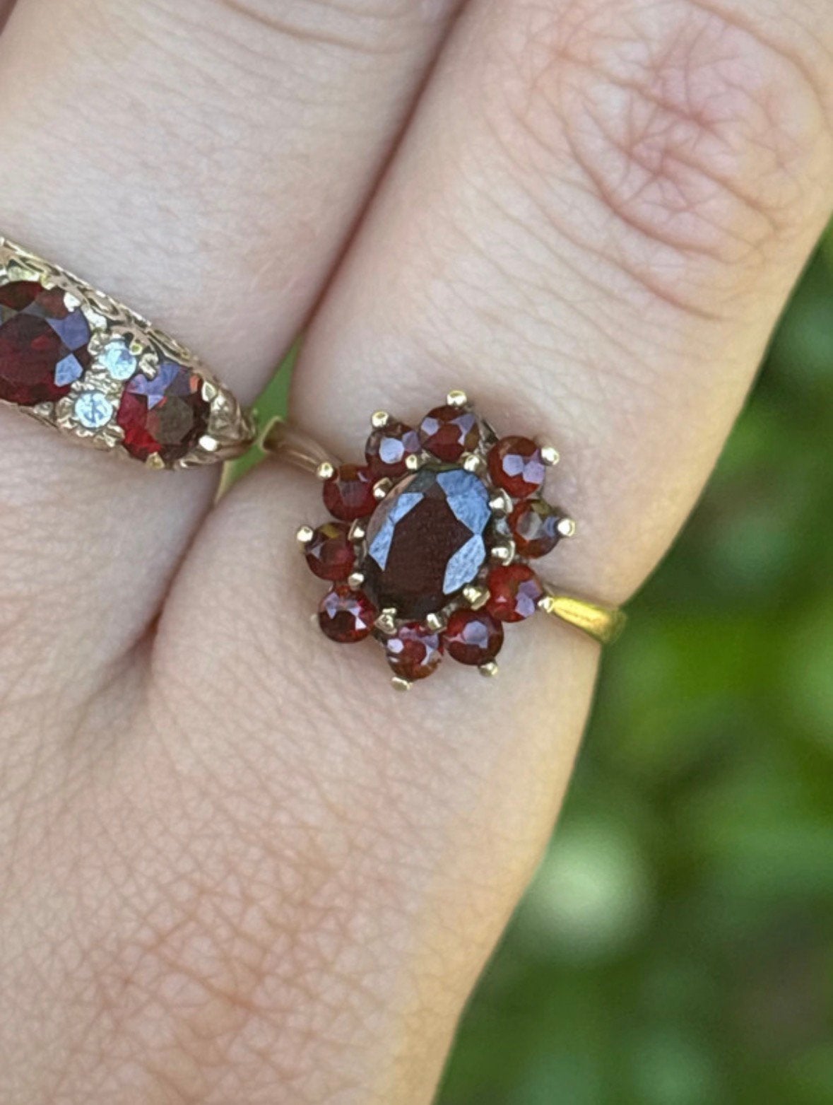 9 karaat geelgouden cluster ring met granaat, Sieraden, Tassen en Uiterlijk, Ringen, Ophalen of Verzenden, Met edelsteen, Dame