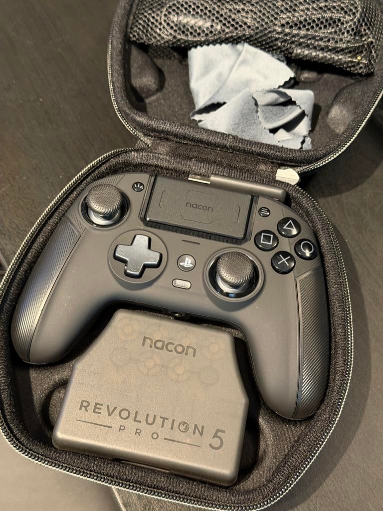 Nacon Revolution Pro 5 Controller met factuur, Spelcomputers en Games, Spelcomputers | Sony PlayStation Consoles | Accessoires