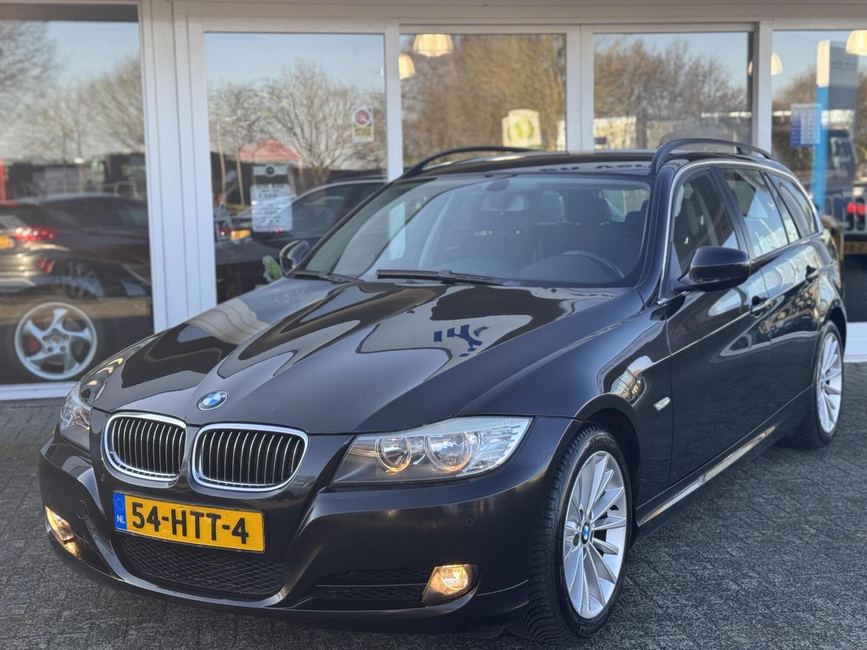 BMW 3-serie Touring 325i 218pk Automaat, High Executive, Dvd, Auto's, 745 kg, Achterwielaandrijving, Gebruikt, Zwart