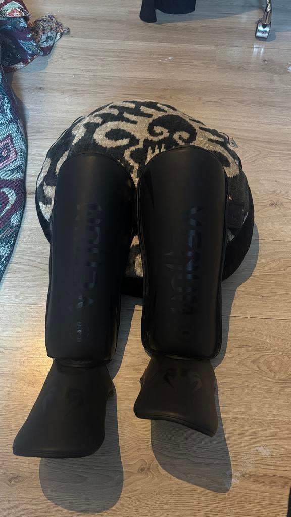 Venum kickboks scheenbeschermers, Sport en Fitness, Vechtsporten en Zelfverdediging, Gebruikt, Overige, Vechtsportbescherming