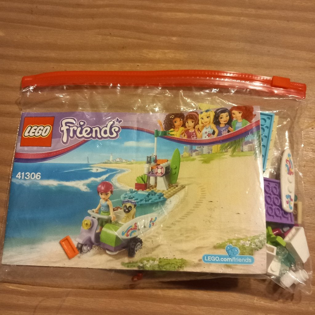 Mia is op weg naar het strand om te gaan surfen, Lego, Compleet, Friends, Ophalen of Verzenden