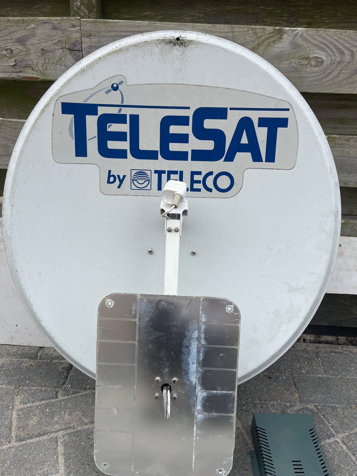 Telesat schotelantenne met ontvanger voor caravan of camper, Ophalen, (Schotel)antenne, Overige merken