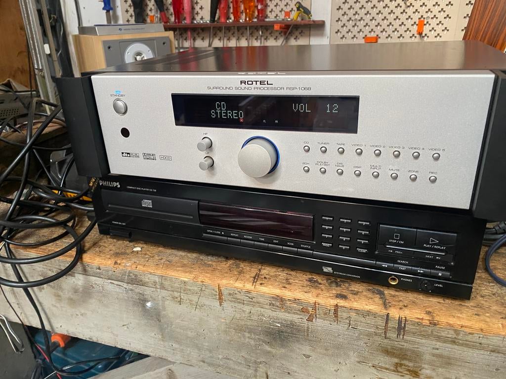 Rotel voorversterker met diverse surround effects, Audio, Tv en Foto, Versterkers en Receivers, Ophalen of Verzenden, Gebruikt