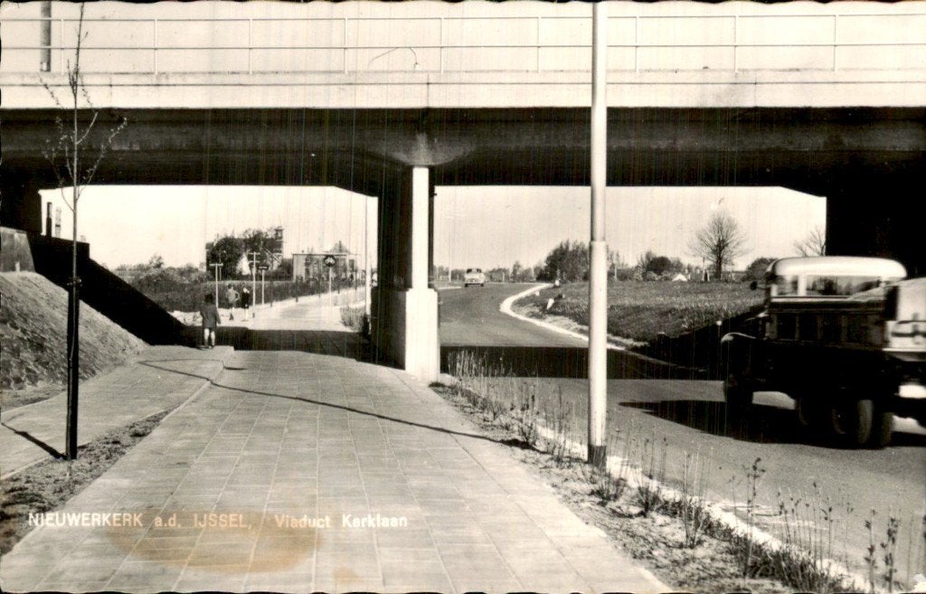 Nieuwerkerk a.d. IJssel - Viaduct - Kerklaan, Ophalen of Verzenden, 1940 tot 1960, Gelopen, Zuid-Holland