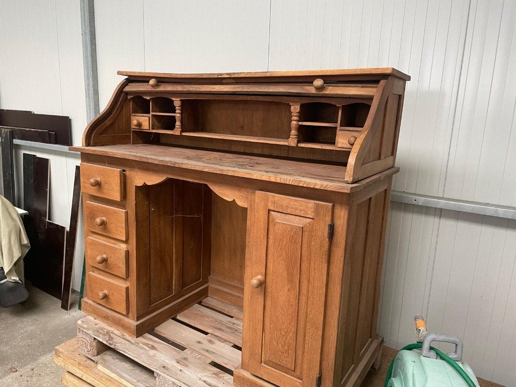 Antieken bureau, Ophalen