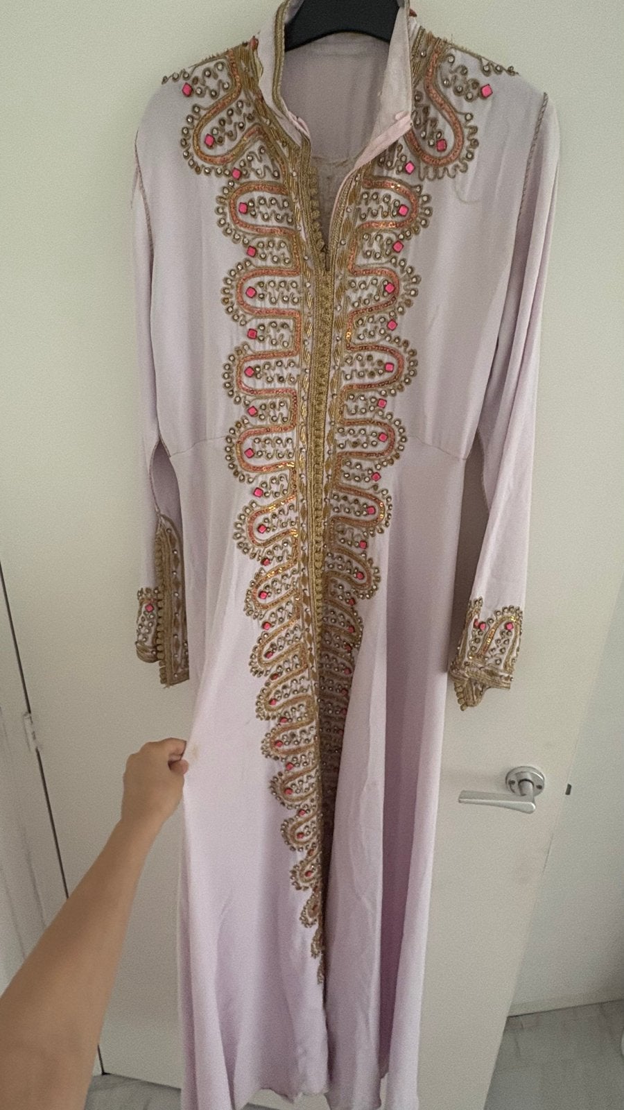 Elegante lila Kaftan met gouden borduursels, Maat 38/40 (M), Paars, Ophalen of Verzenden, Zo goed als nieuw