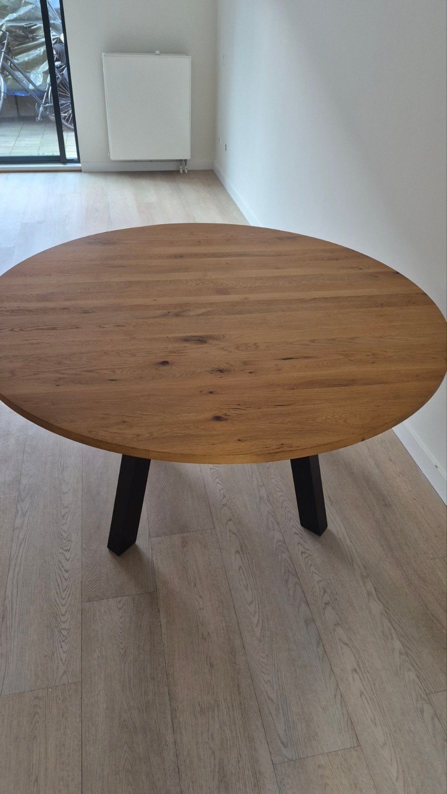 Grote ronde eettafel, Ophalen, Rond, 100 tot 150 cm, 100 tot 150 cm