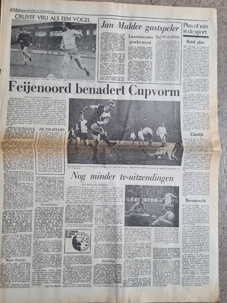 Johan Cruyff vrij als vogel in wedstrijd Ajax - AZ 67 (1970), Ophalen of Verzenden, 1960 tot 1980, Knipsel(s)