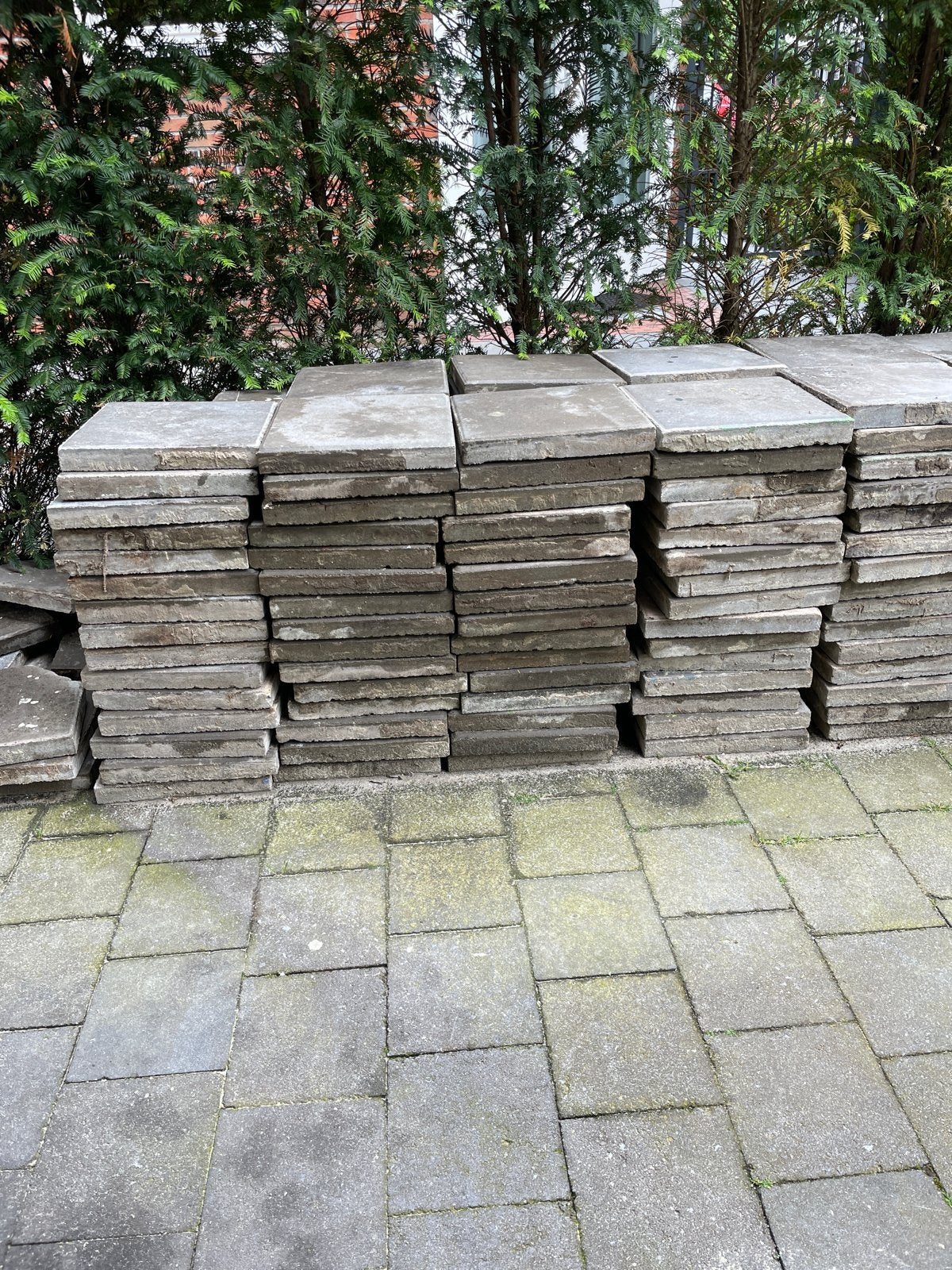 Gebruikte stoeptegels voor terras of pad, Tuin en Terras, Ophalen, Gebruikt, 10 m² of meer, Beton