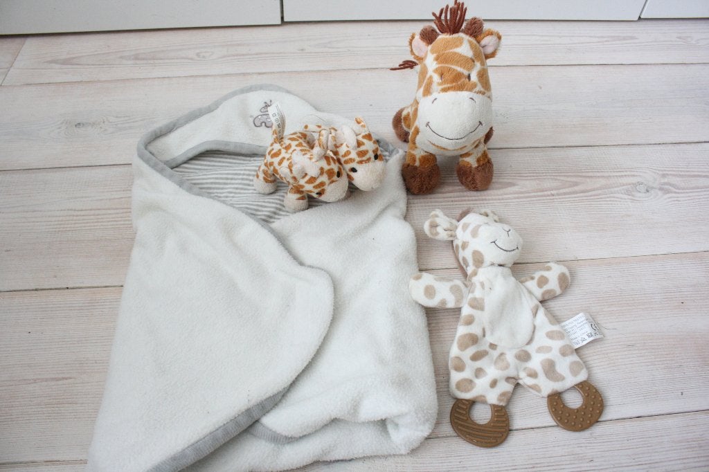 Set baby accessoires met giraffe thema, Kinderen en Baby's, Ophalen of Verzenden, Zo goed als nieuw, Overige typen, Hema