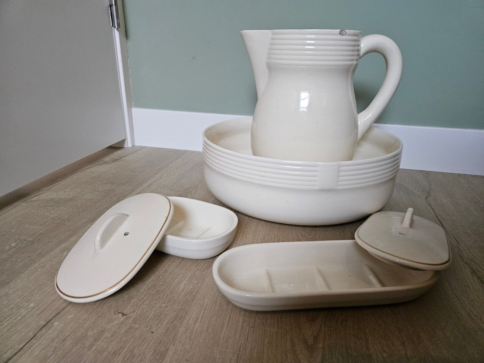 Vintage waskom en schenkkan set met accessoires, Ophalen