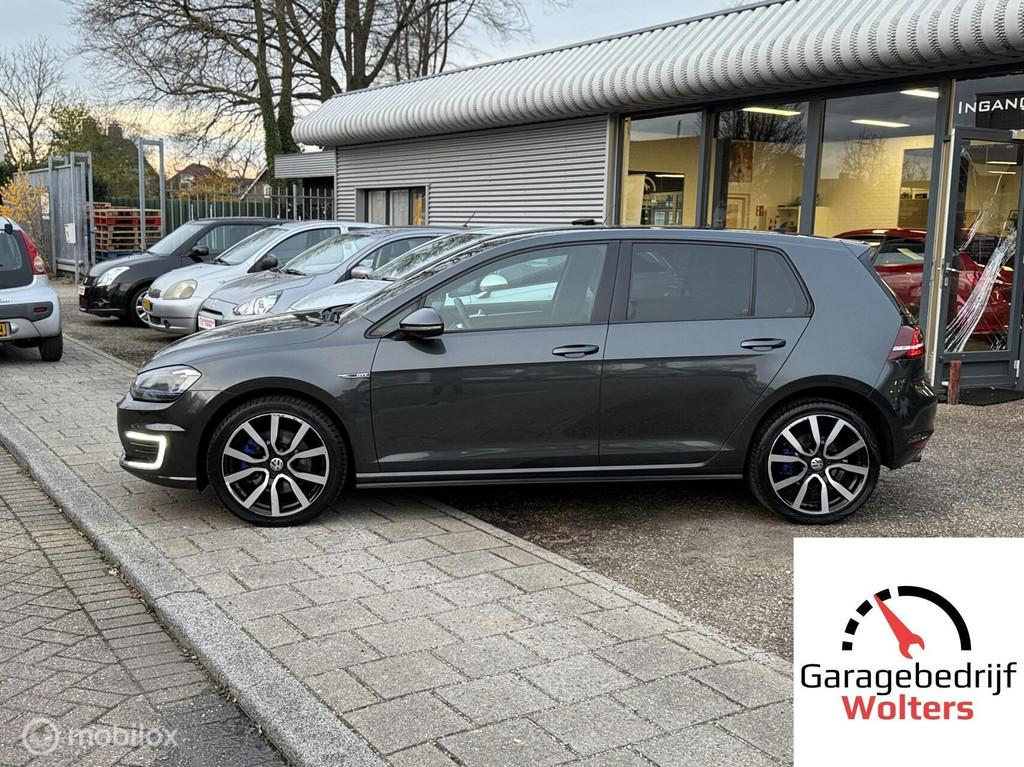 Volkswagen Golf 1.4 TSI GTE groot onderhoud gehad nette auto, Stof, Gebruikt, 4 cilinders, Origineel Nederlands