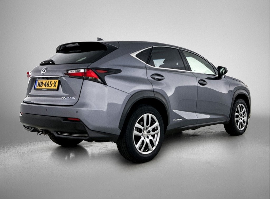 Lexus NX 300h AWD Luxury Line | Leder | (bj 2017, automaat), Automaat, 12 maanden, Gebruikt, 1760 kg